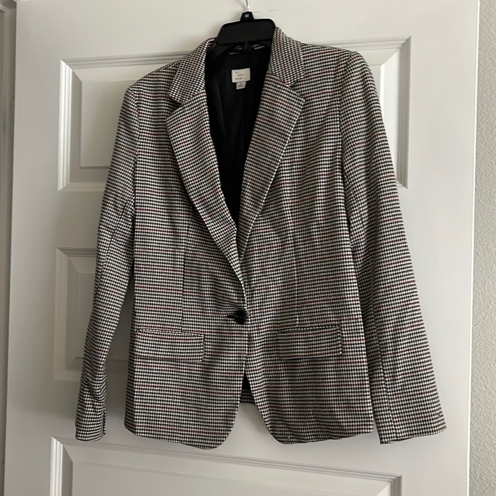 Red and black houndstooth Women’s blazer